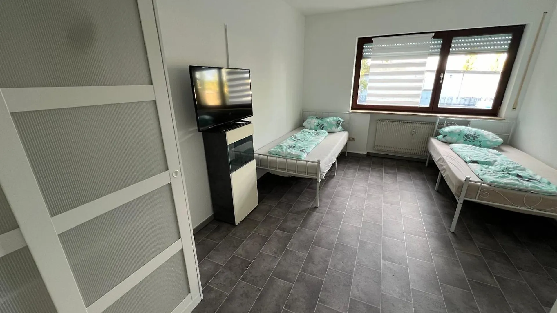 Monteurzimmer 1, Wuerzburg, Gerbrunn, Gemeinschaft Kueche, Wc, Dusche Germany